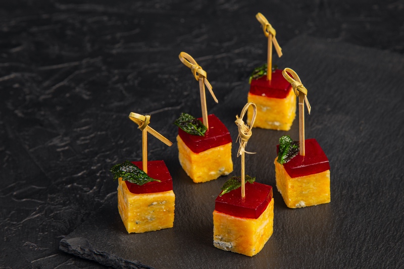 Канапе Сырный террин с виноградным мармеладом