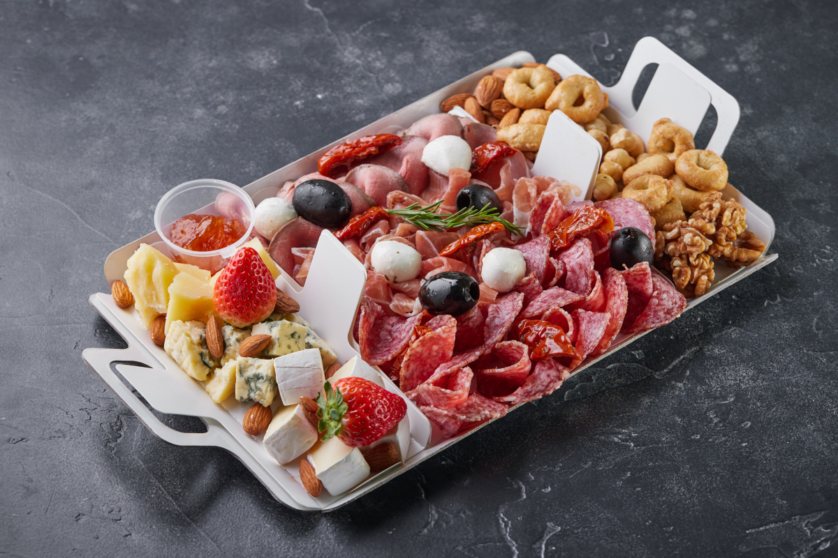 Плато красное вино  