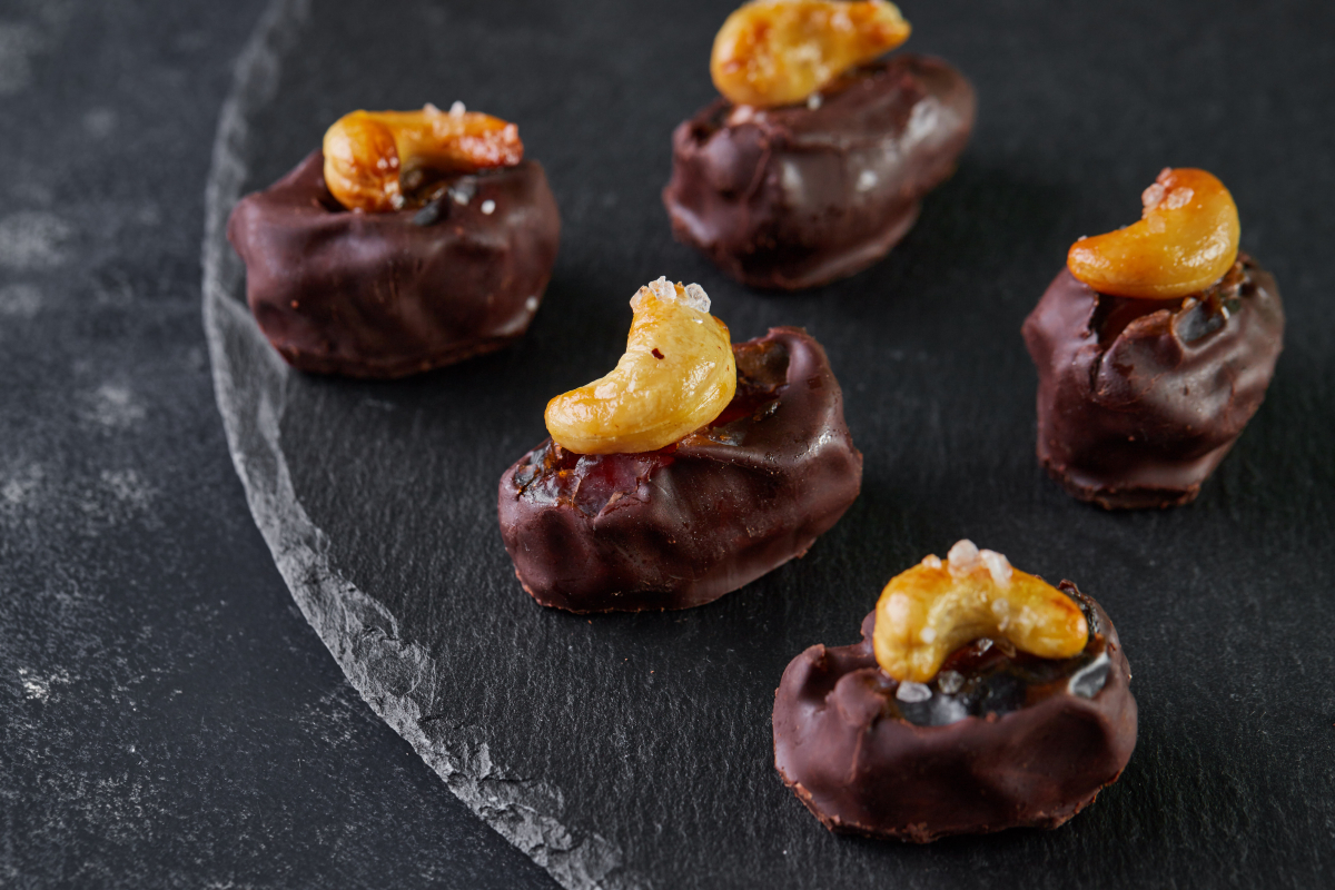 Конфета из фиников с кешью