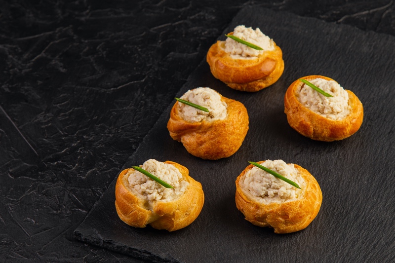 Профитроли с паштетом из куриного филе су-вид