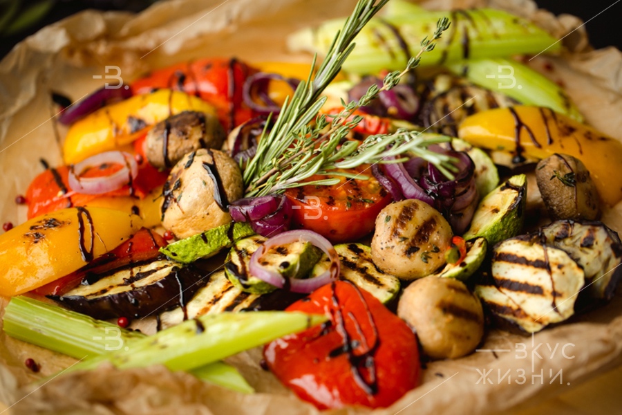 Овощи на гриле, маринованные с бальзамиком
