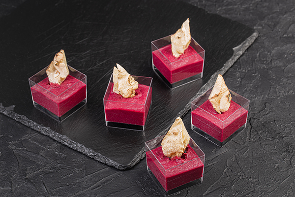 Свекольный хумус с фокаччо