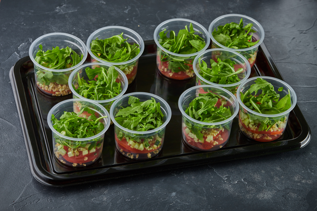 Ливанский салат с помидорами, зеленью и булгуром