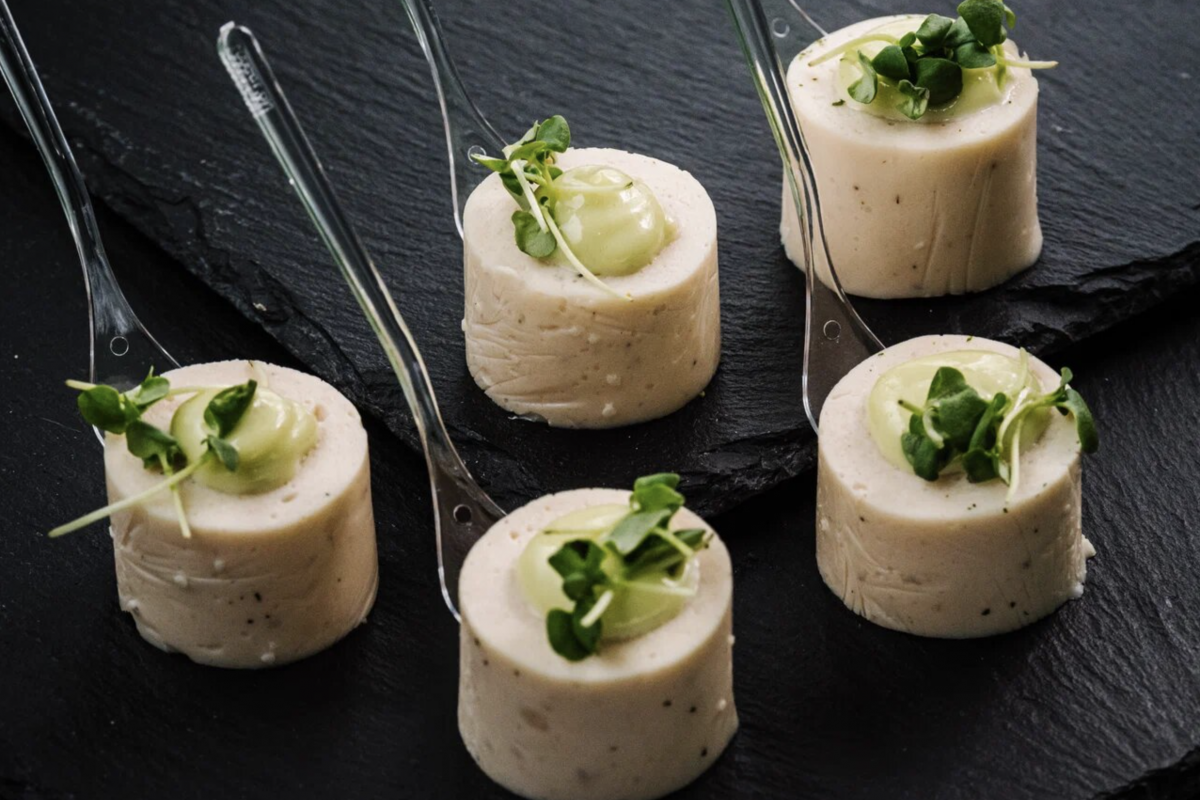 Канапе Террин из цыпленка с васаби