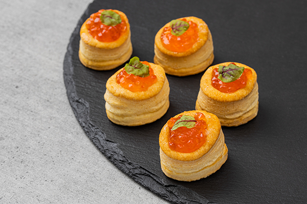 Волован с красной икрой