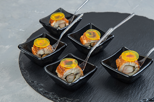 Угорь с креветкой и мармеладом из просеко