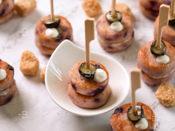 Мини-сырники с голубикой