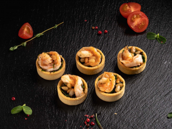 Тарталетти Креветка/авокадо/руккола/кедровый орех