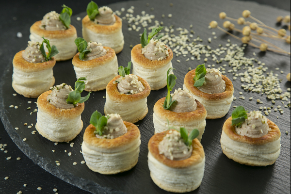 Волован с паштетом из Хайбиф фарша