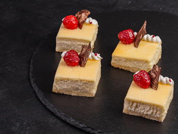 Чизкейк Милан с молекулярной малиной