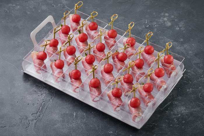 Канапе Карамелизированная груша с Хамоном и спаржей