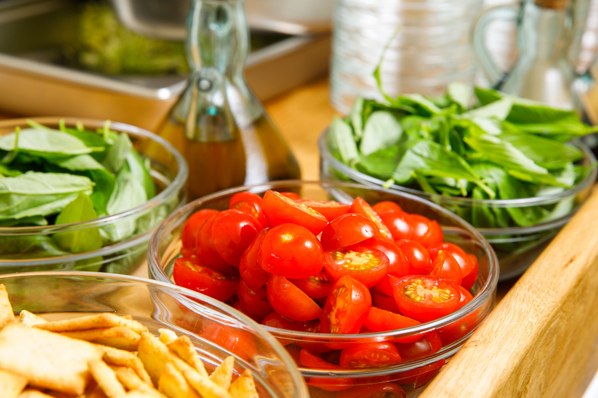 Станция Салат бар на 30 человек