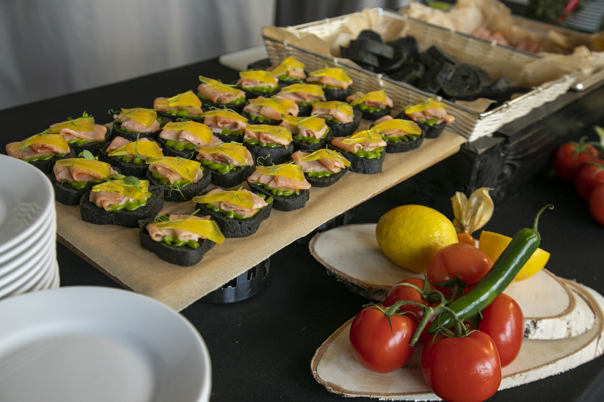 Станция с брускеттами