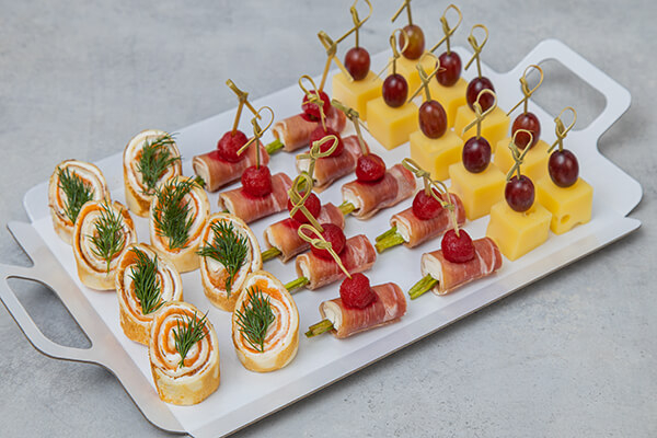 Фуршет на 10-15 человек Оптимальный/фото